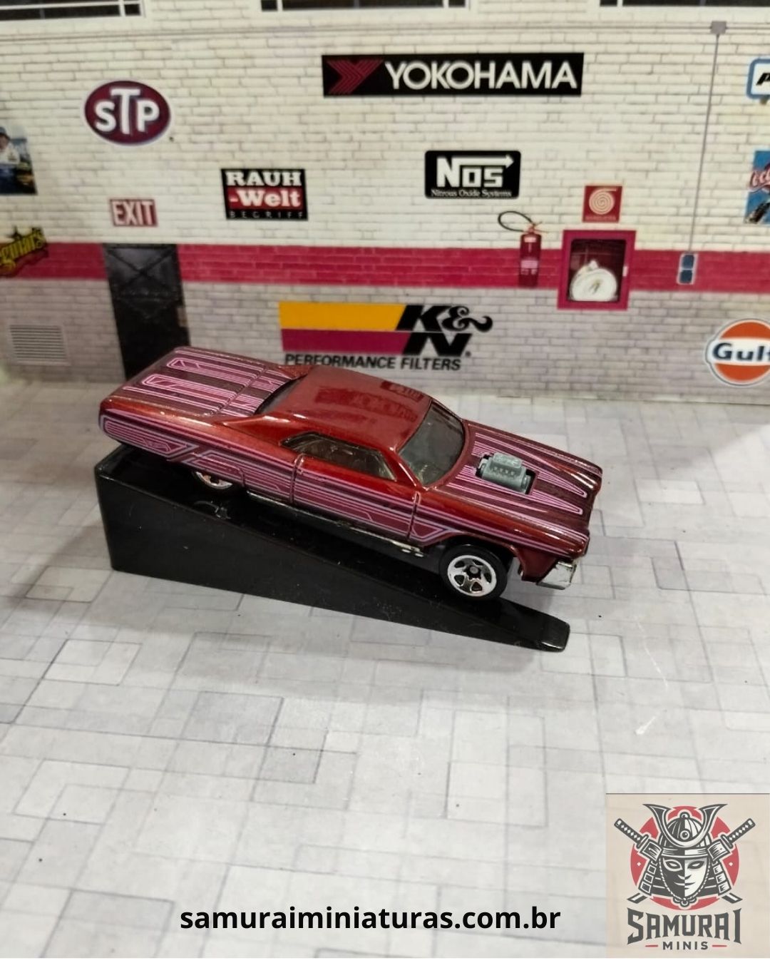 HOTWHEELS - LAYIN LOWRIDER VERMELHO ( LOOSE )