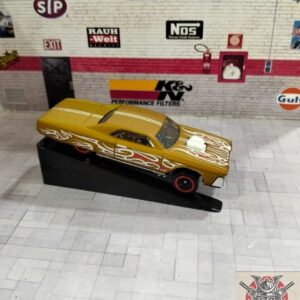 HOTWHEELS - LAYIN LOWRIDER DOURADO ( LOOSE )