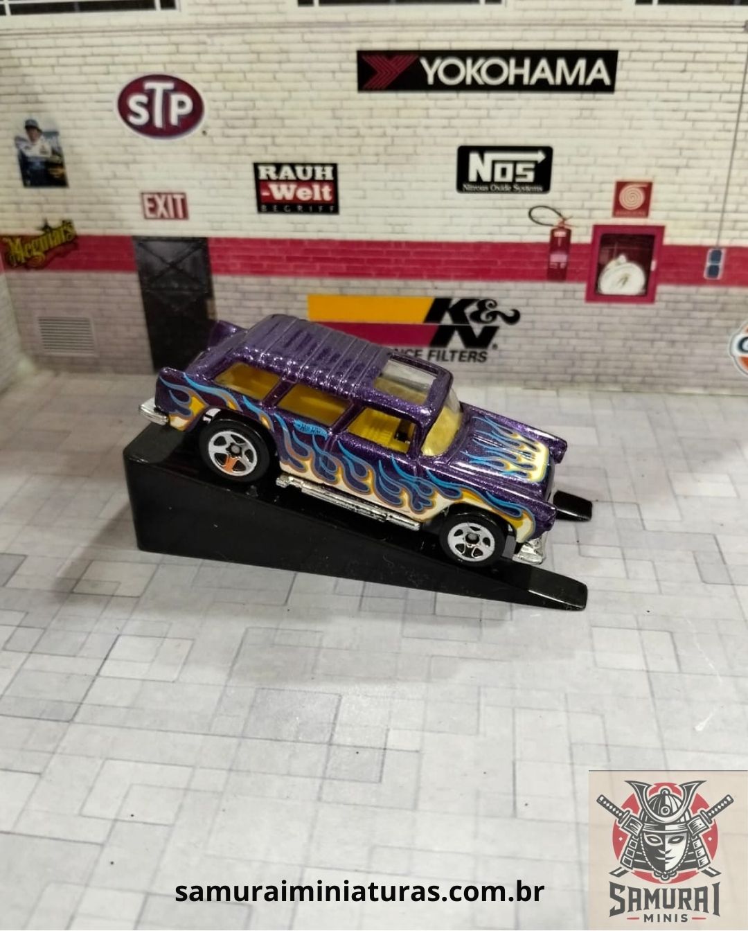 HOTWHEELS - CHEVY NOMAD (LOOSE)