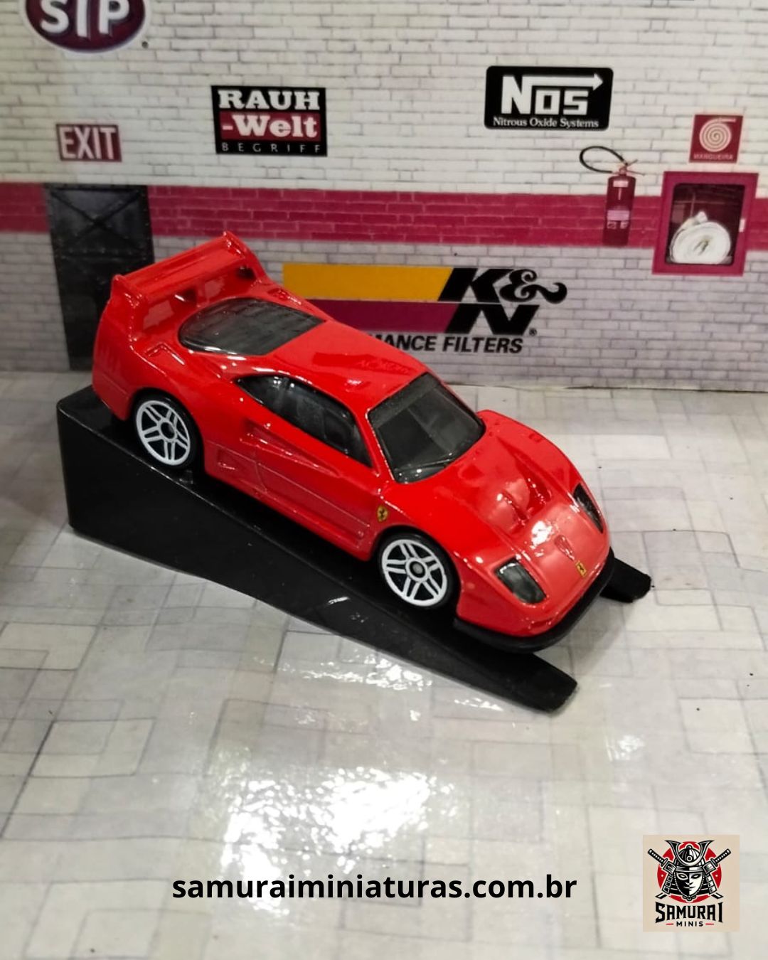 HOTWHEELS - F40 COMPETIZIONE - (LOOSE)
